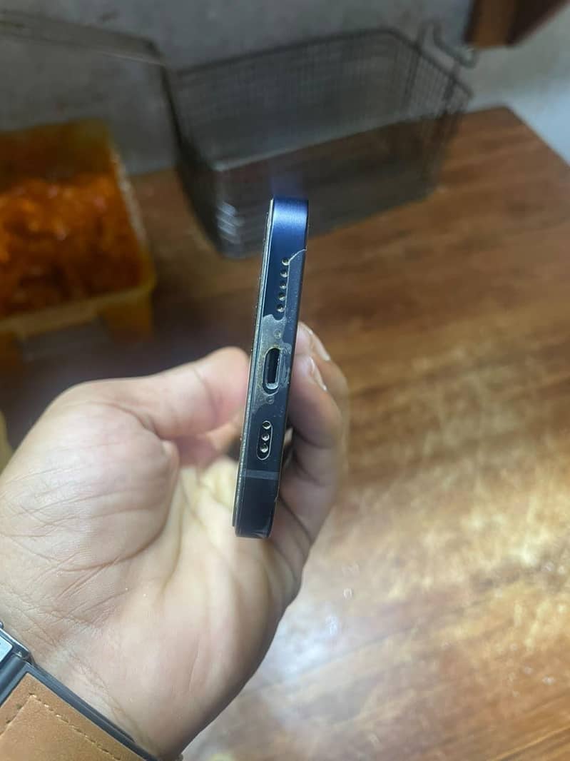 Apple iPhone 12 2