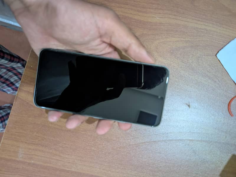 Google Pixel 8 4