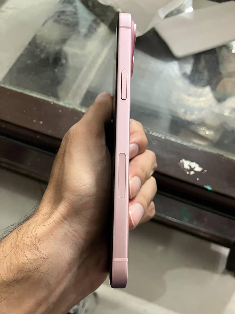 Apple iPhone 15 plus 3