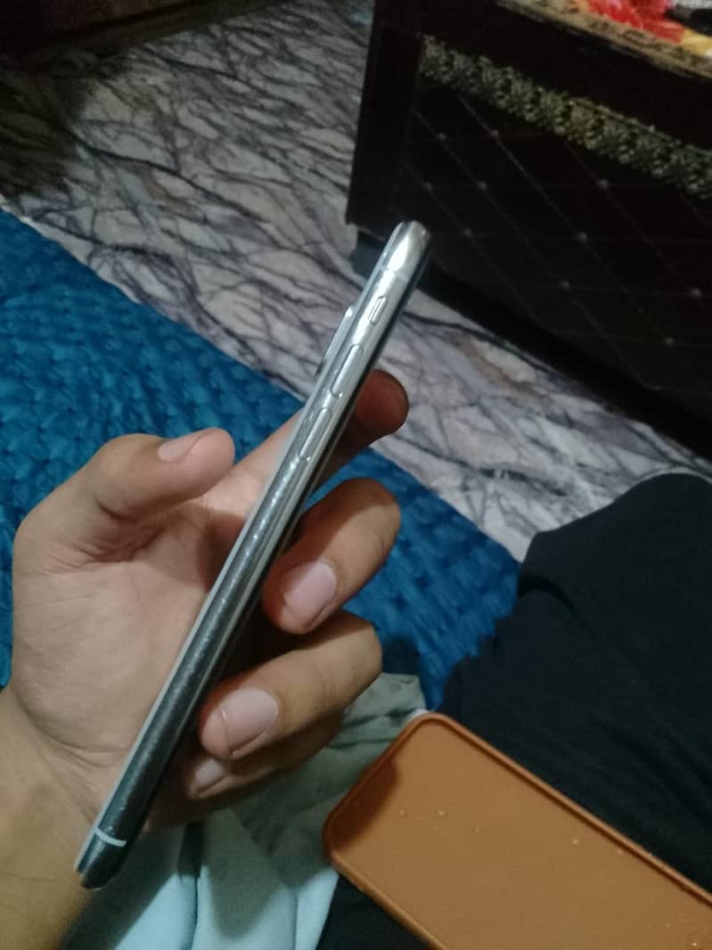 Apple iPhone X 1