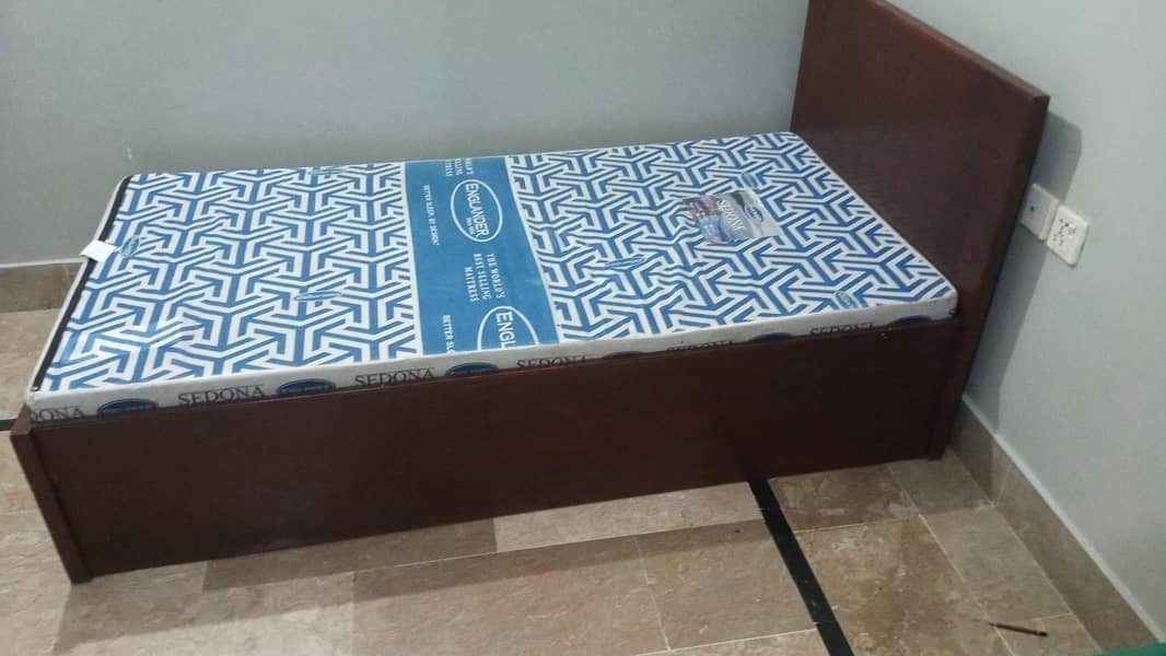 single bed 9/10 5