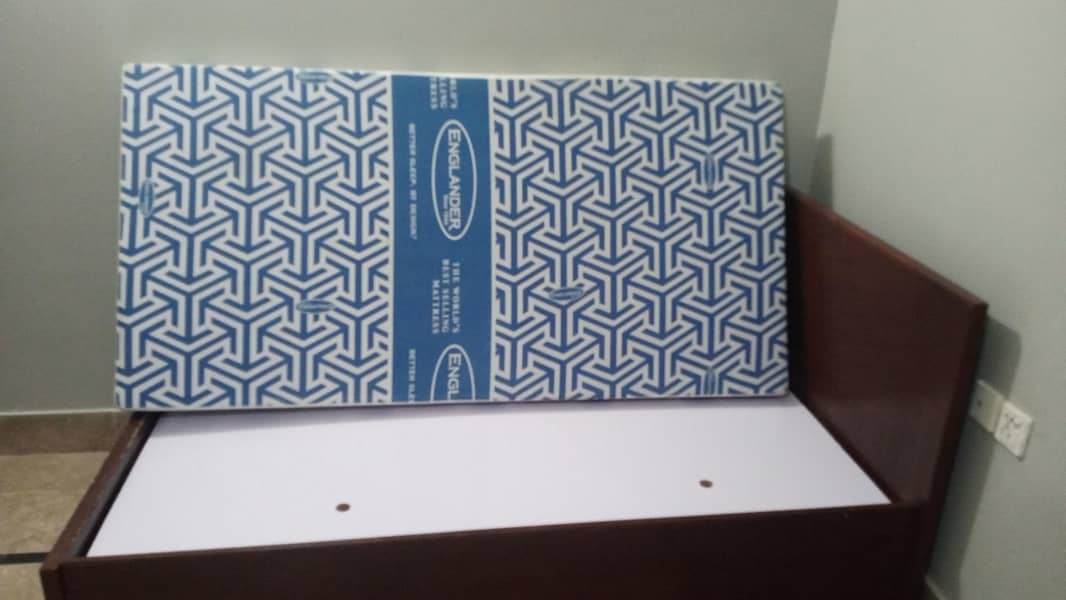 single bed 9/10 6