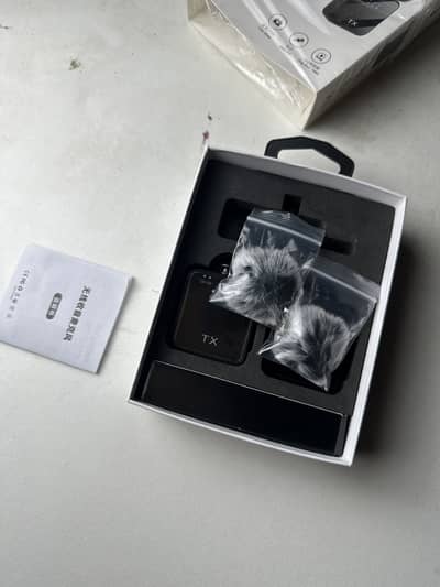 F11-2 Wireless Microphone