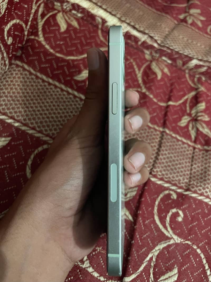 Apple iPhone 12 2