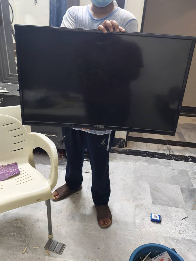 LCD 32 inch 0