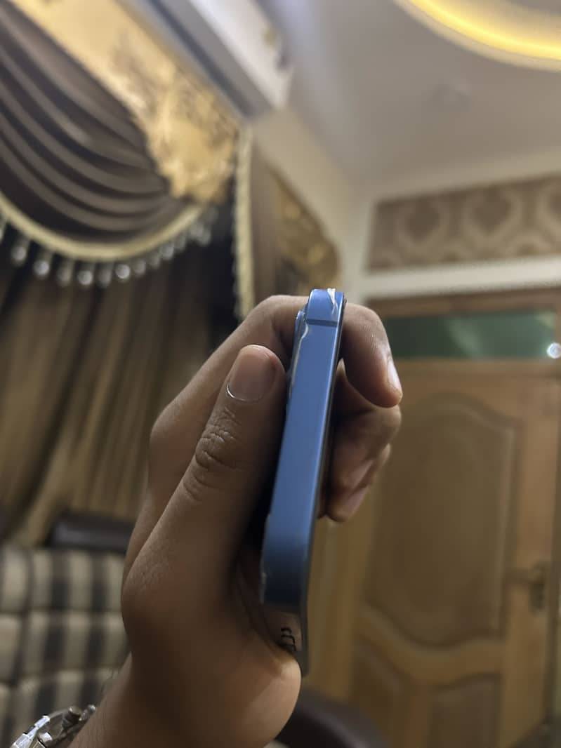 Apple iPhone 13 1