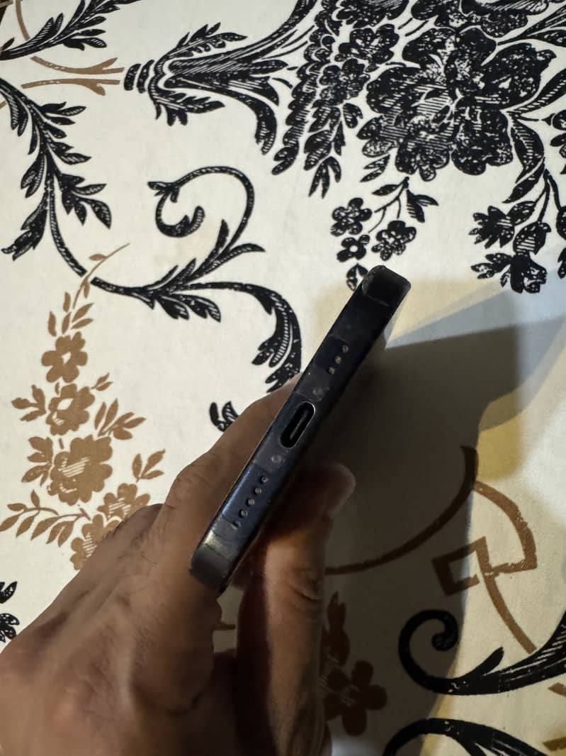 Apple iPhone 15 Pro 3