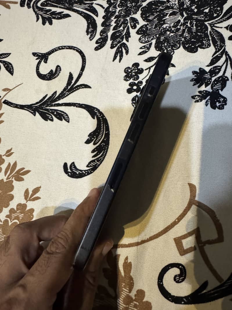 Apple iPhone 15 Pro 4