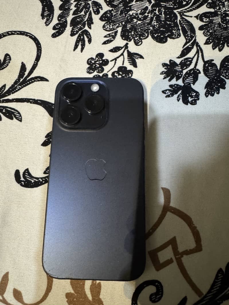 Apple iPhone 15 Pro 6