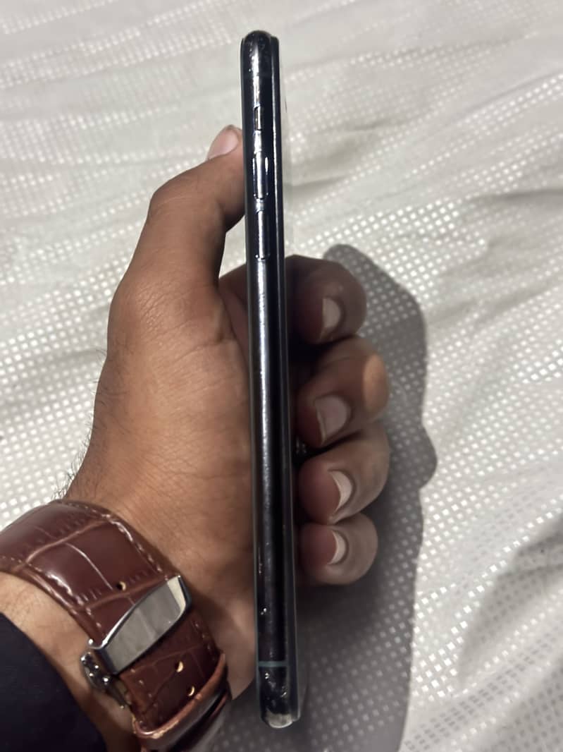 Apple iPhone 11 Pro Max 1