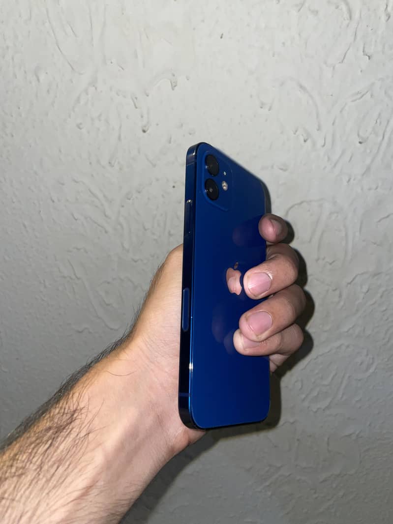Apple iPhone 12 2