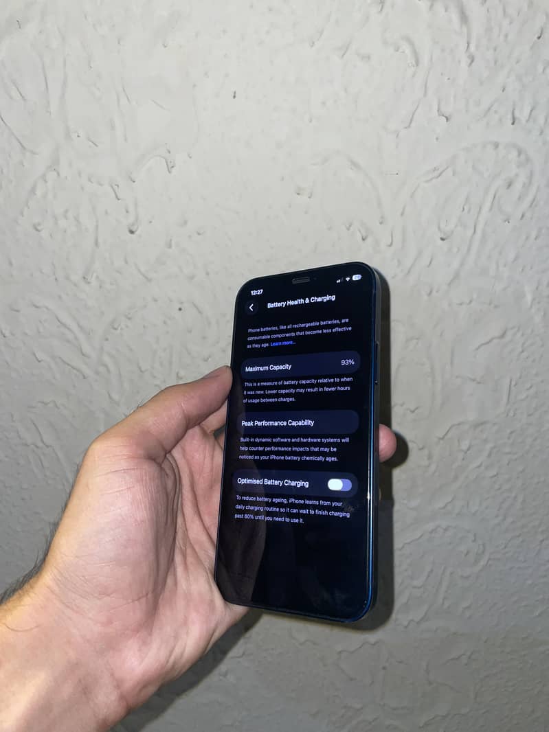 Apple iPhone 12 4