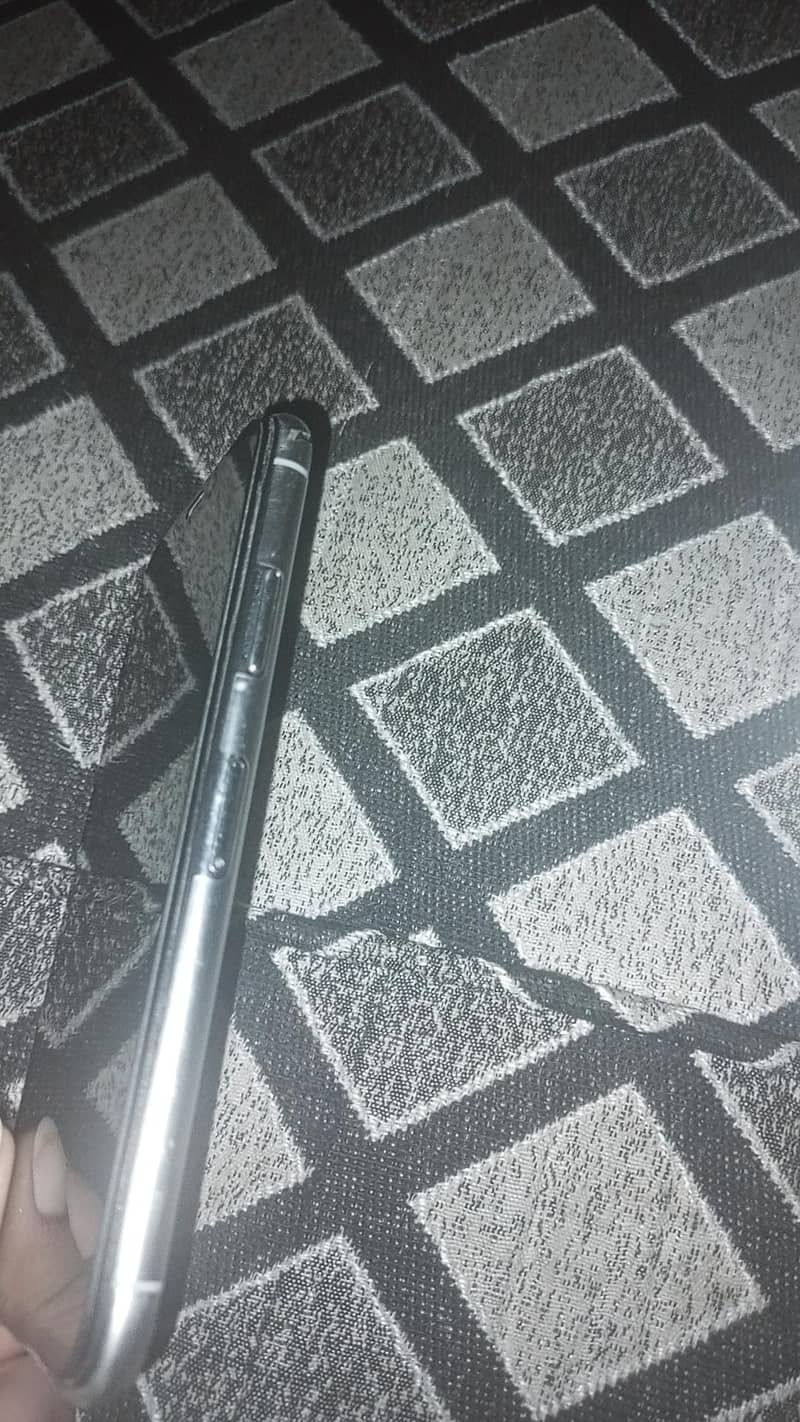 Apple iPhone X 3