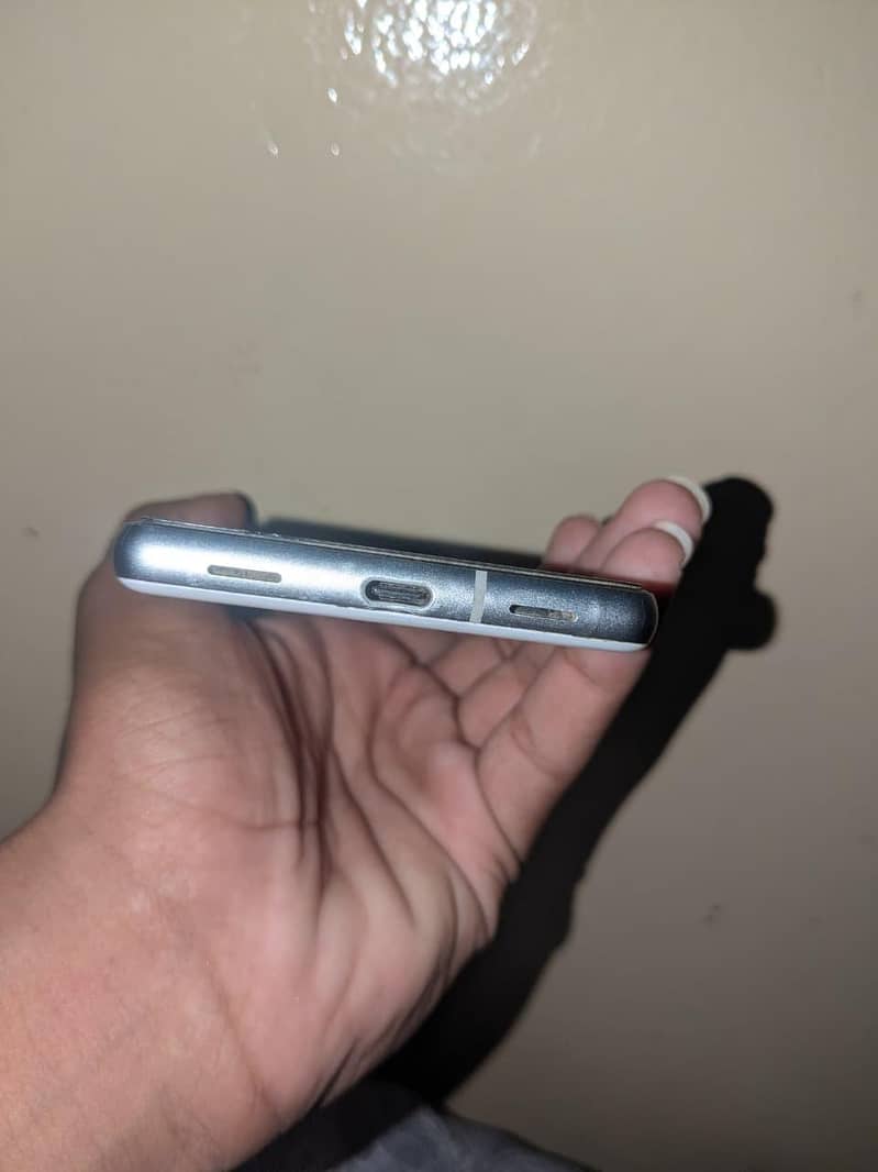 Google Pixel 7a 4