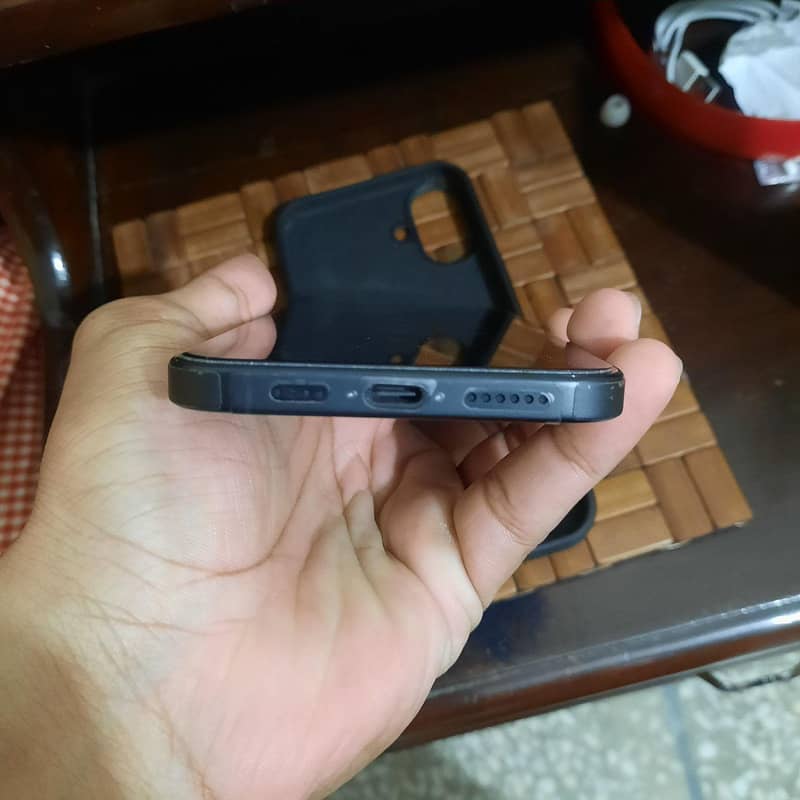 Apple iPhone 16 Plus 3