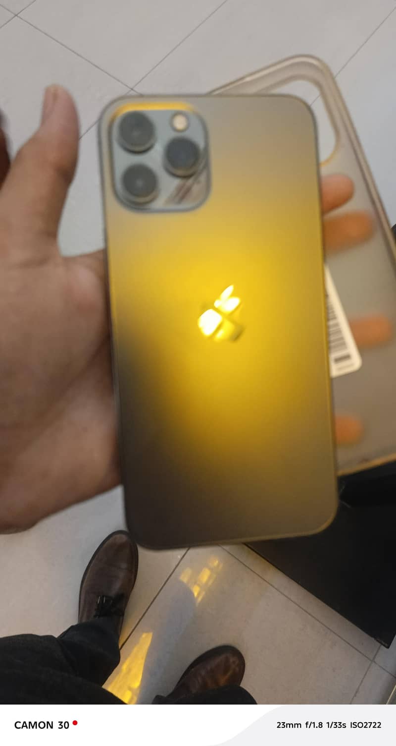 Apple iPhone 12 Pro Max 4