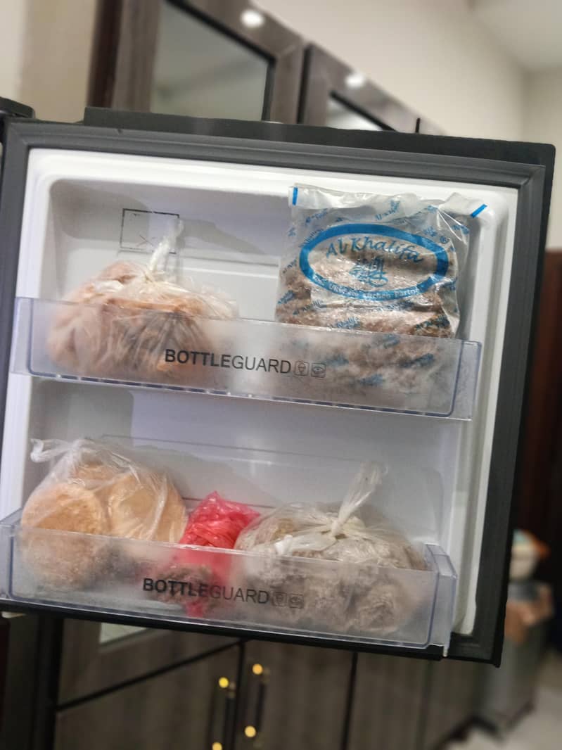 Refrigerator 1