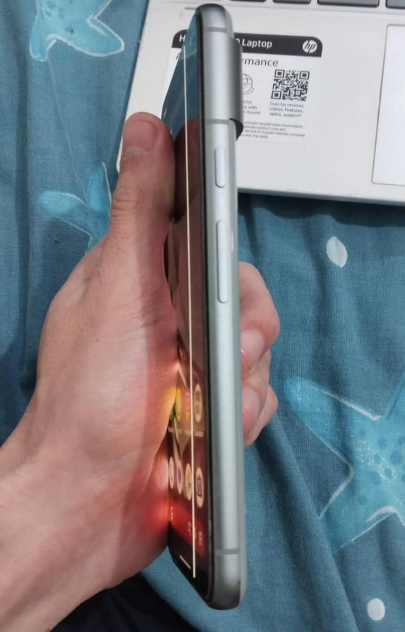 Google Pixel 8 3