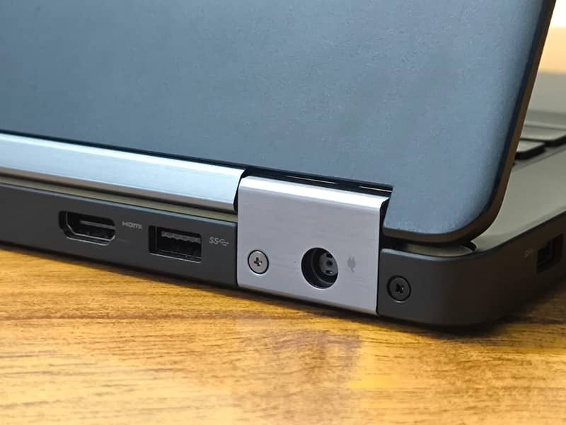 PROFESSIONAL BUSINESS DELL LAPTOP | Lapton Branded 8