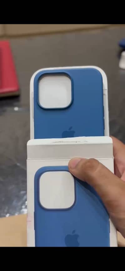 Geneuine apple case (came from uk) 13 pro with magsafe original