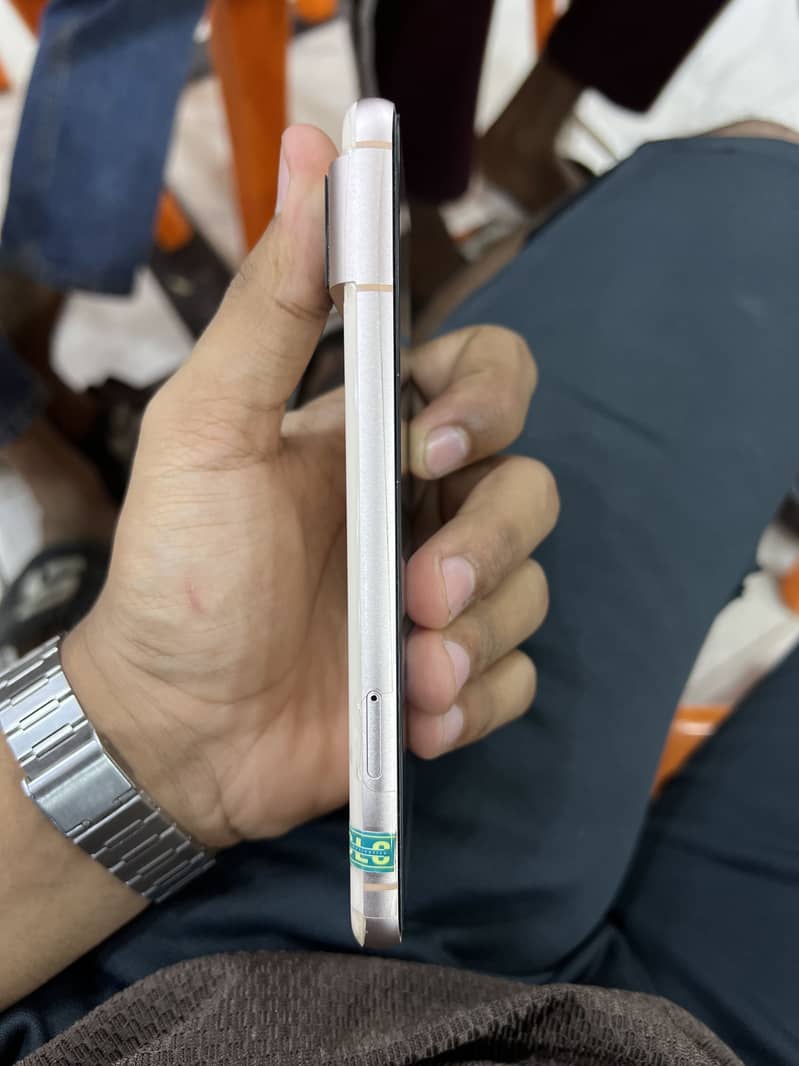 Google pixel 8 3