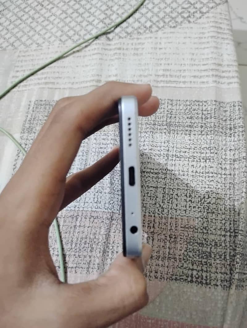 Tecno Spark 20C 4