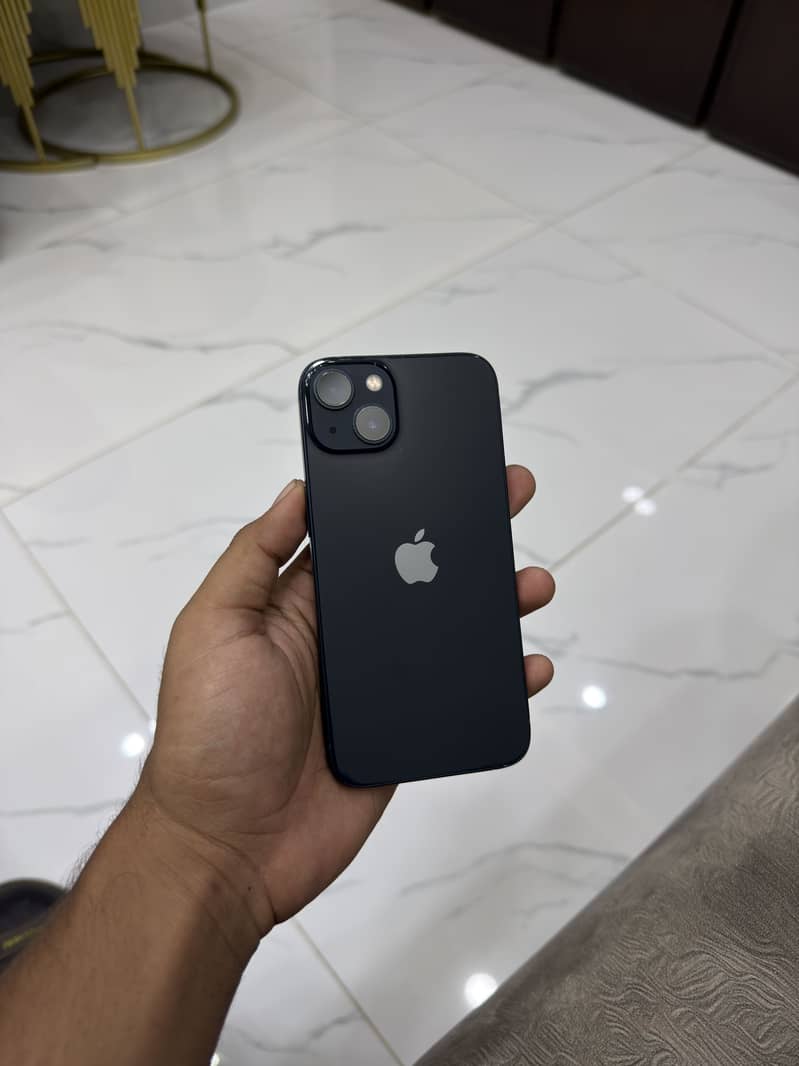 Apple iPhone 13 4