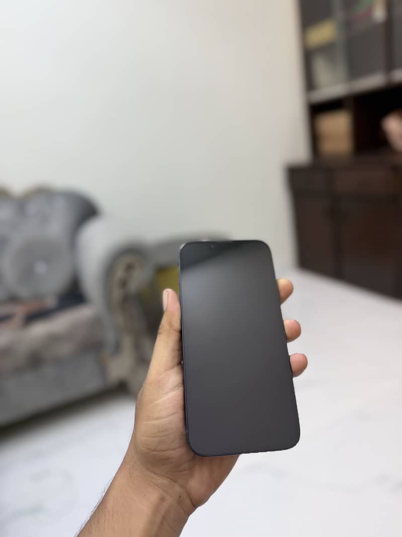 Apple iPhone 13 6