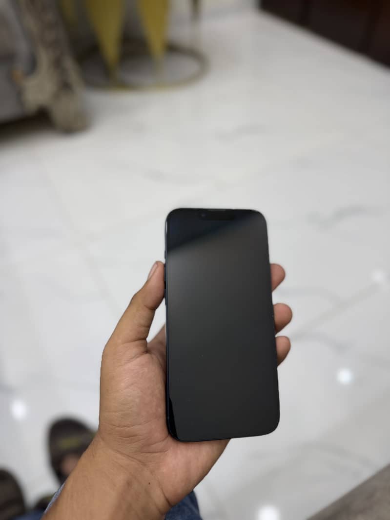 Apple iPhone 13 7