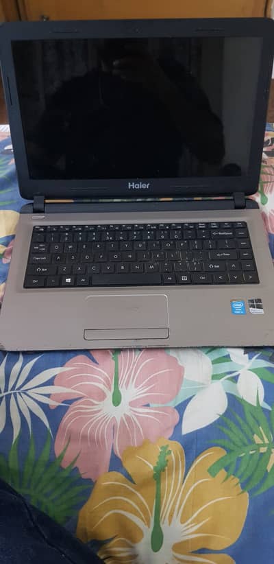 Laptop for sale Haier 7G-5H orginal condition