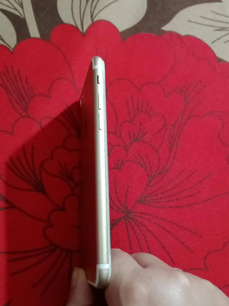 Apple iPhone 7 2