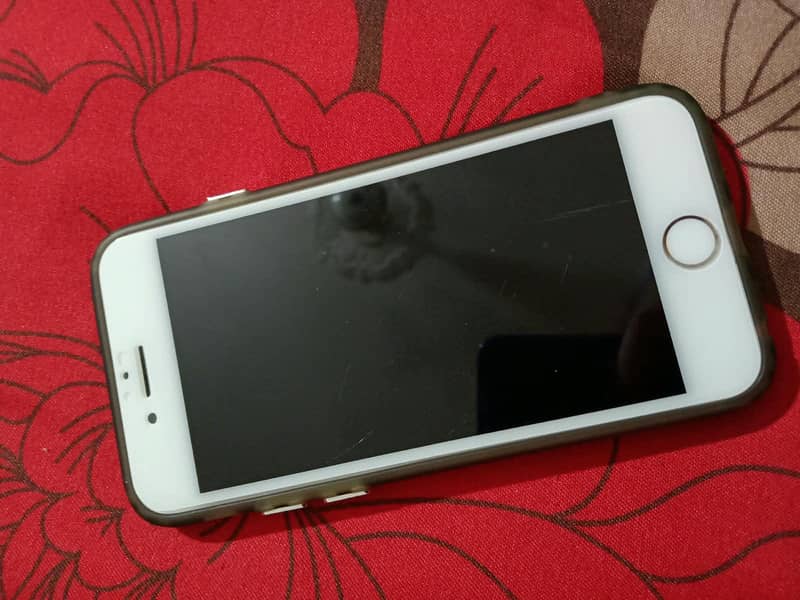 Apple iPhone 7 3
