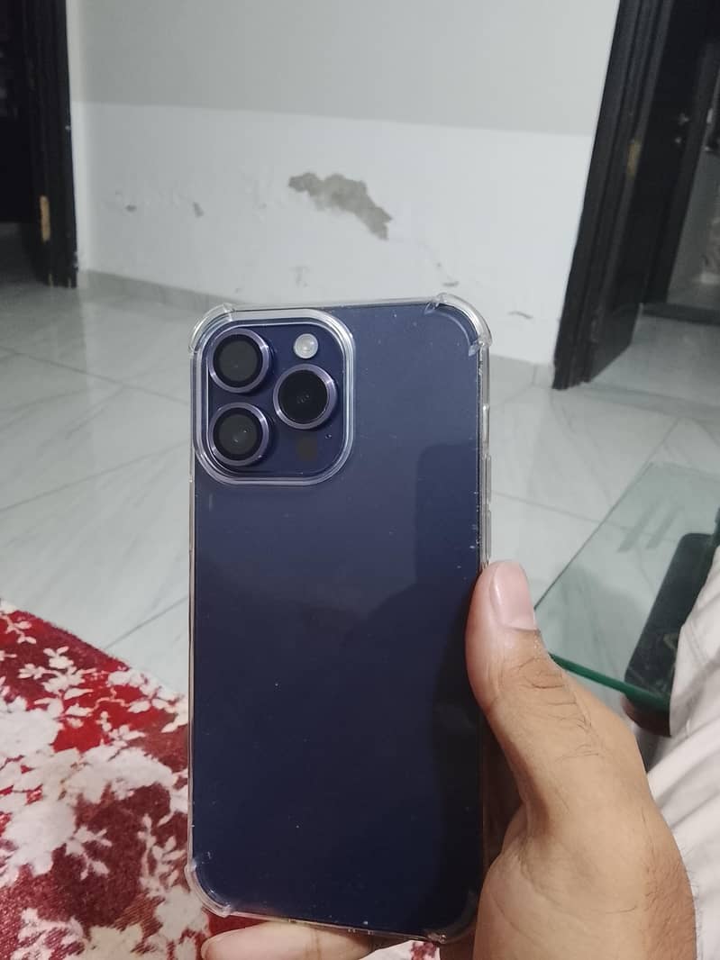 Apple iPhone 14 Pro Max 0