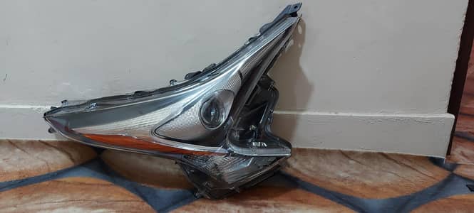 Toyota Prius 2017 model Right side Headlight