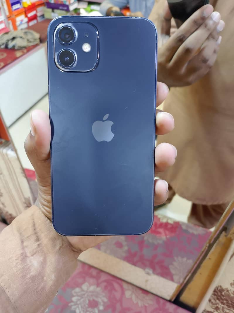 Apple iPhone 12 7
