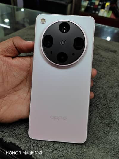 Oppo Find X8 Ultra Premium Device