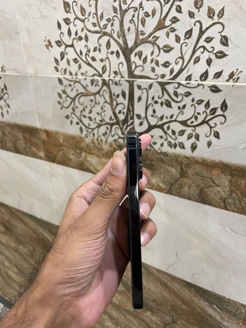 Apple iPhone 14 Pro 2