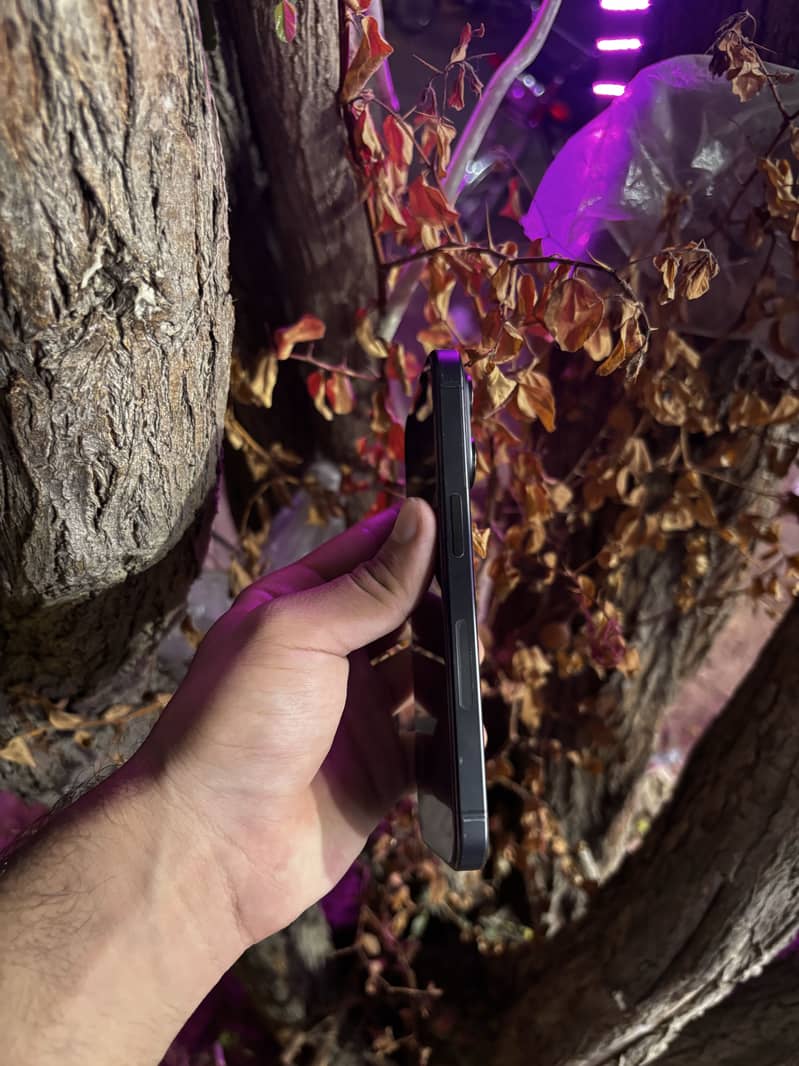 Apple iPhone 15 Pro 3