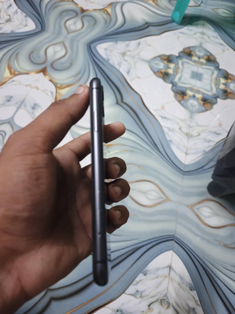 Apple iPhone 11 2