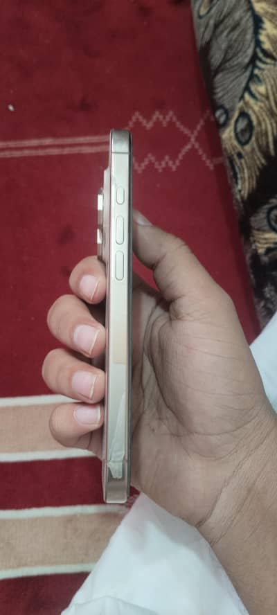 Apple iPhone 16 Pro