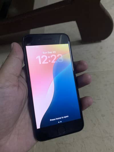 Apple iPhone SE