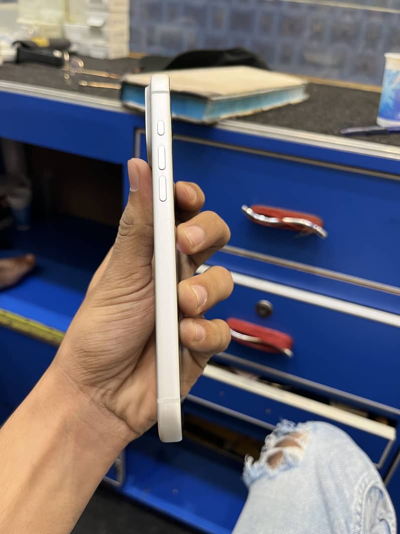 Apple iPhone 17 pro max 1