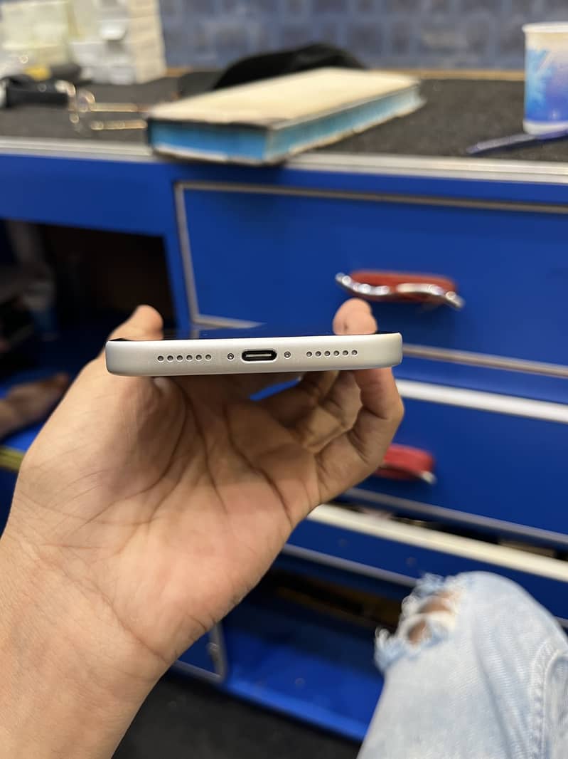 Apple iPhone 17 pro max 2