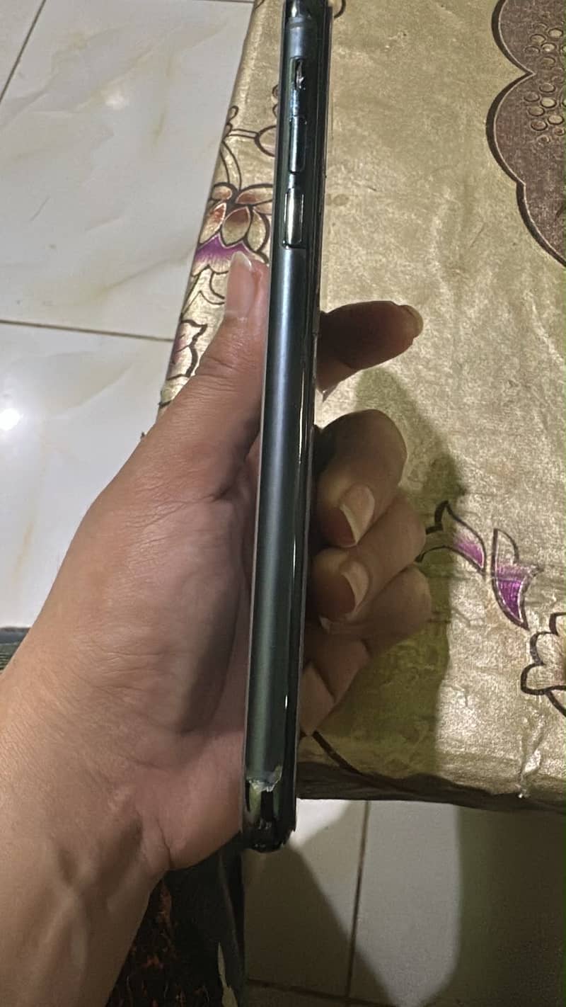 Apple iPhone 11 Pro Max 1