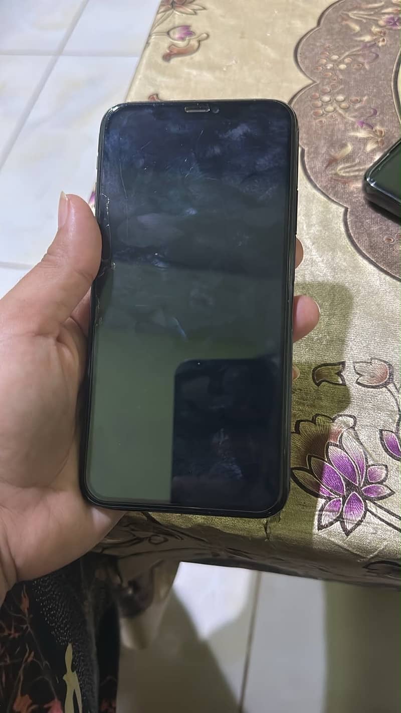 Apple iPhone 11 Pro Max 3