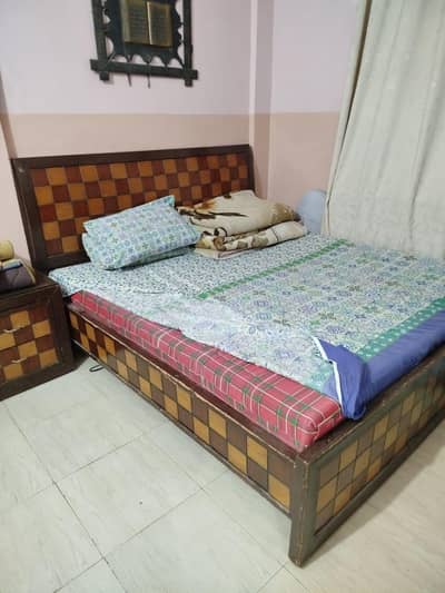 King Size bed with 2 side tables
