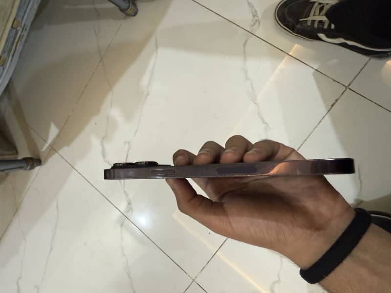 Apple iPhone 14 Pro Max 2