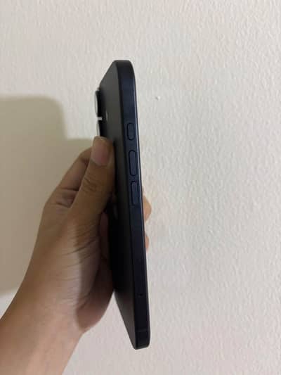 Apple iPhone 16