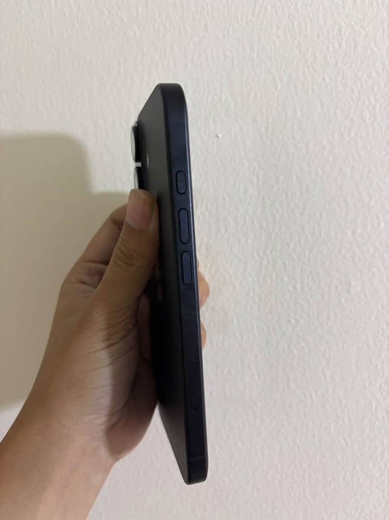 Apple iPhone 16 1
