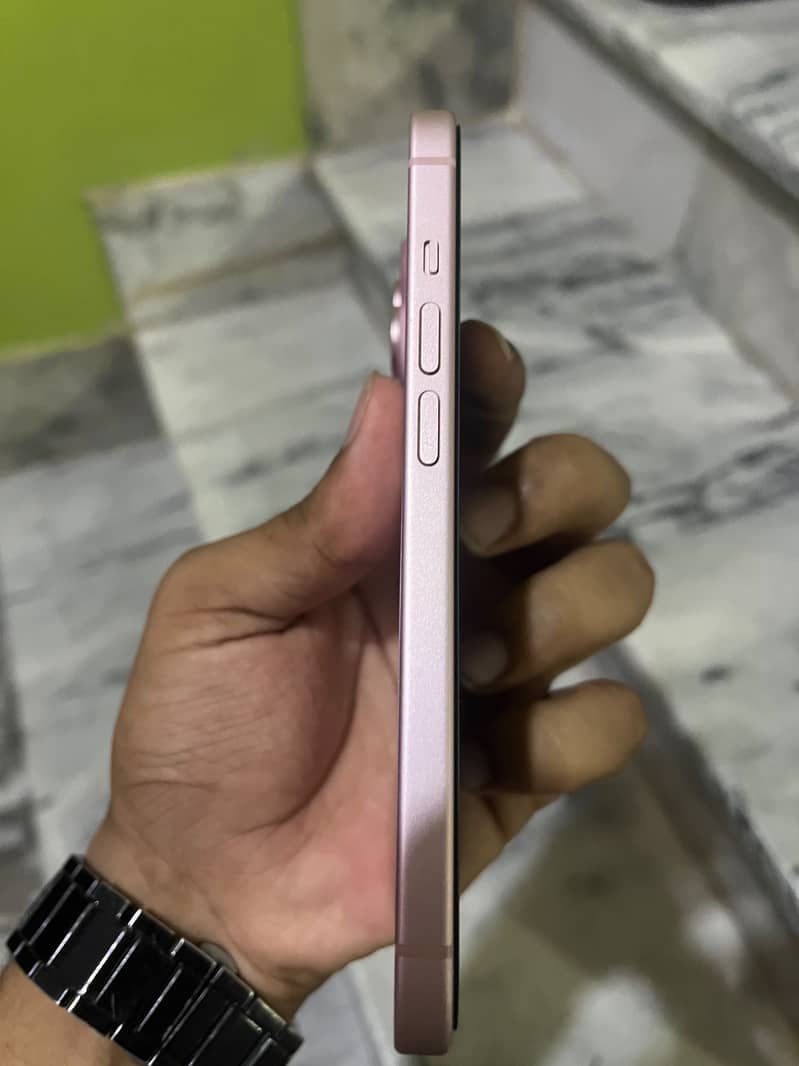 Apple iPhone 15 2